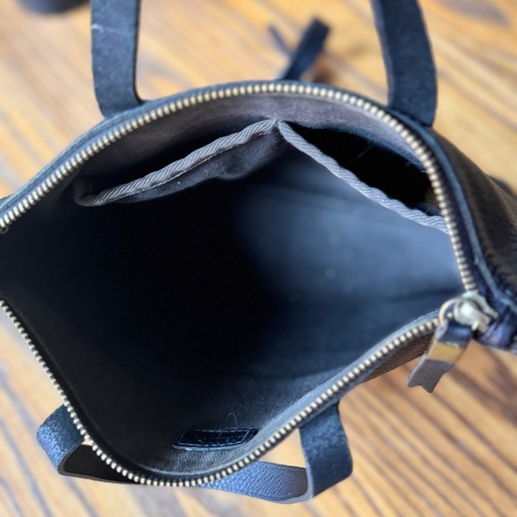 MADEWELL Leather Zip-Top Transport Crossbody Bag True Black - Picture 10 of 15